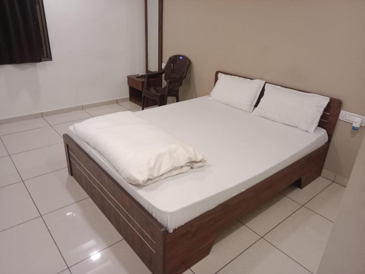 Hotel Shreeji'S Gandhinagar Luaran gambar