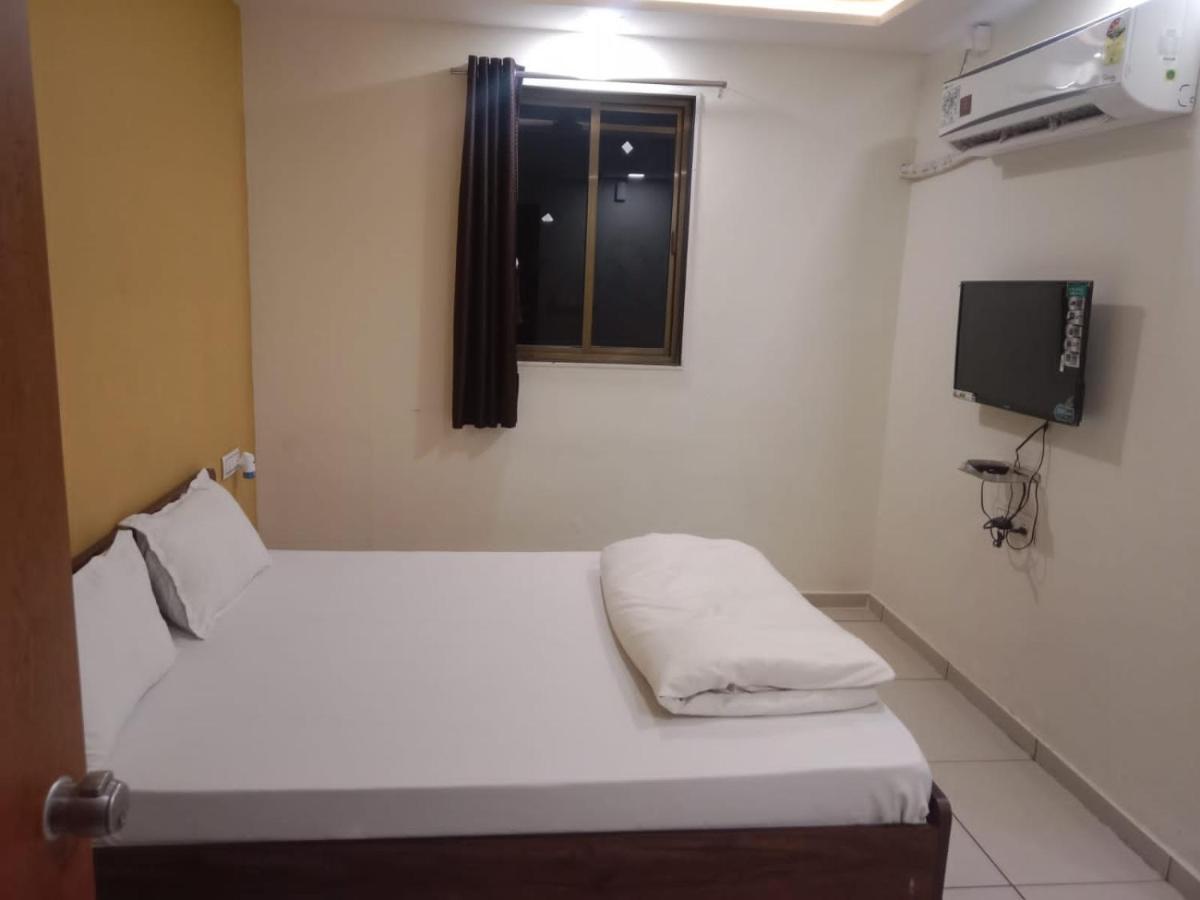 Hotel Shreeji'S Gandhinagar Luaran gambar